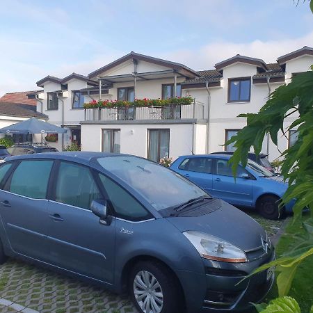 Hotel-Pension Pastow Garni Broderstorf Экстерьер фото