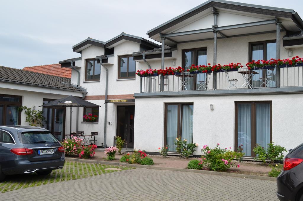 Hotel-Pension Pastow Garni Broderstorf Экстерьер фото